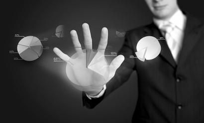 以史为鉴美国大选前后黄金表现如何？渣打：这一“最大上行风险”尚未消化 金价有望再涨200美元